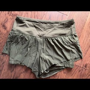 Lululemon size 6 shorts